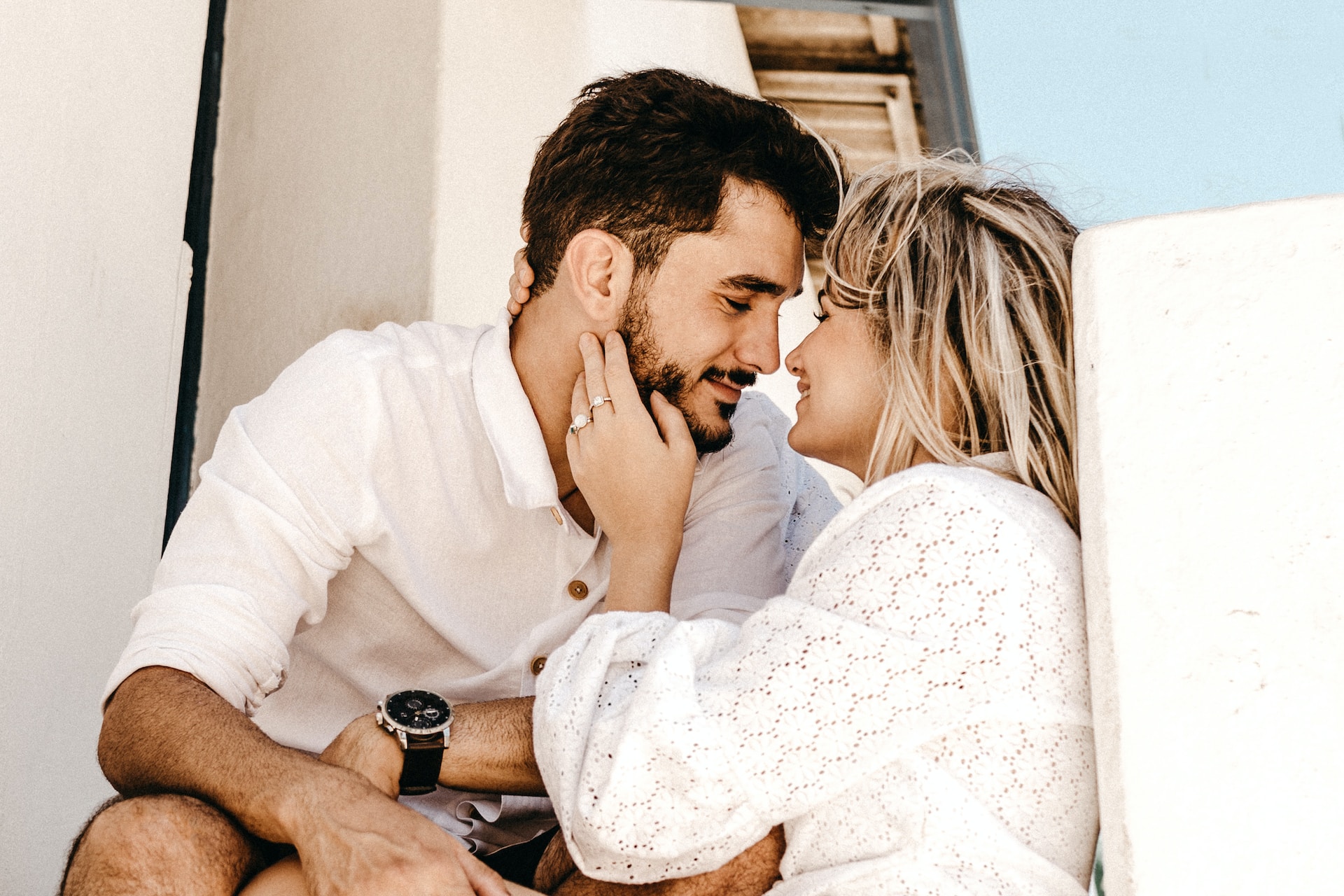 kissing 